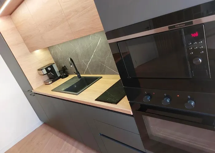 уютен в сърцето на град ימבול